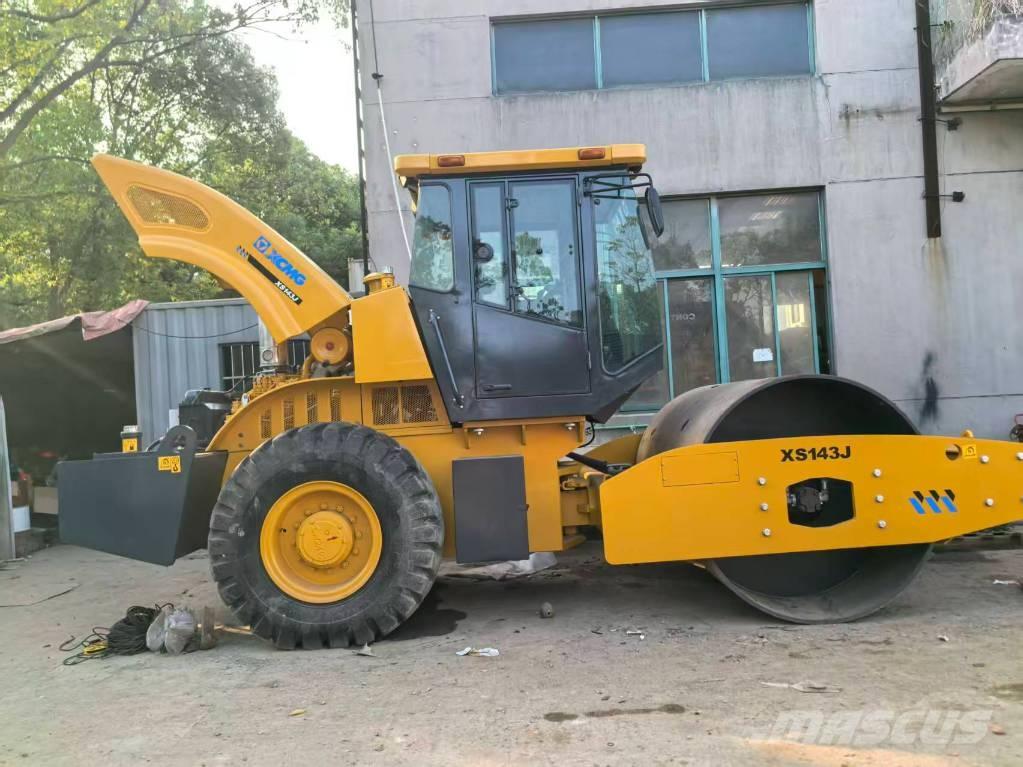 XCMG XS 143 Egydobos hengerek