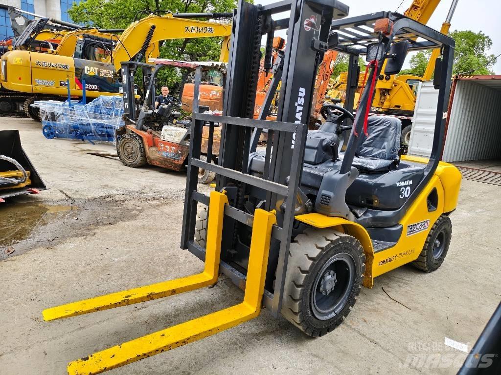 Komatsu FD 30 T-16 Dízel targoncák