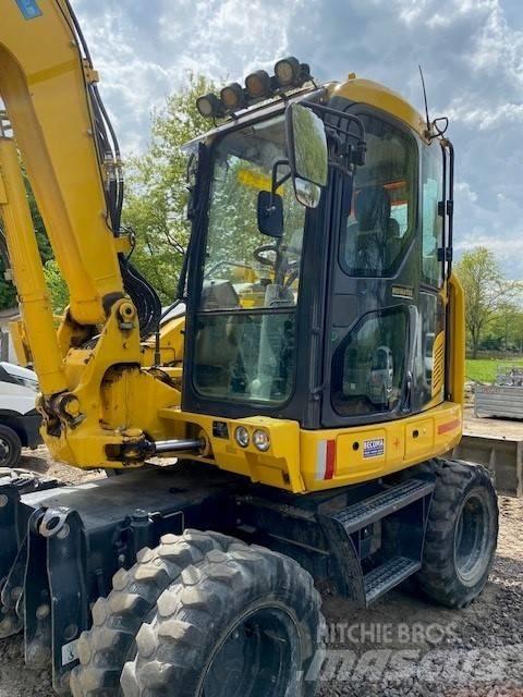 Komatsu PW98MR-11 Gumikerekes kotrók