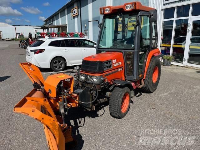 Kubota ST 30 Kompakt traktorok