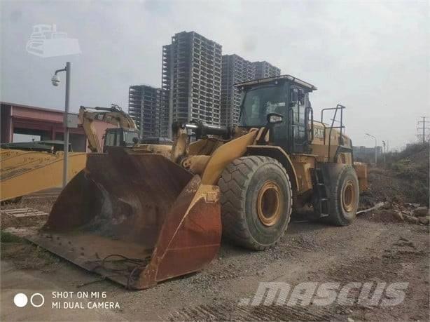 CAT 966L Gumikerekes homlokrakodók