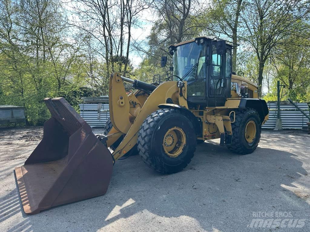 CAT 930M Gumikerekes homlokrakodók