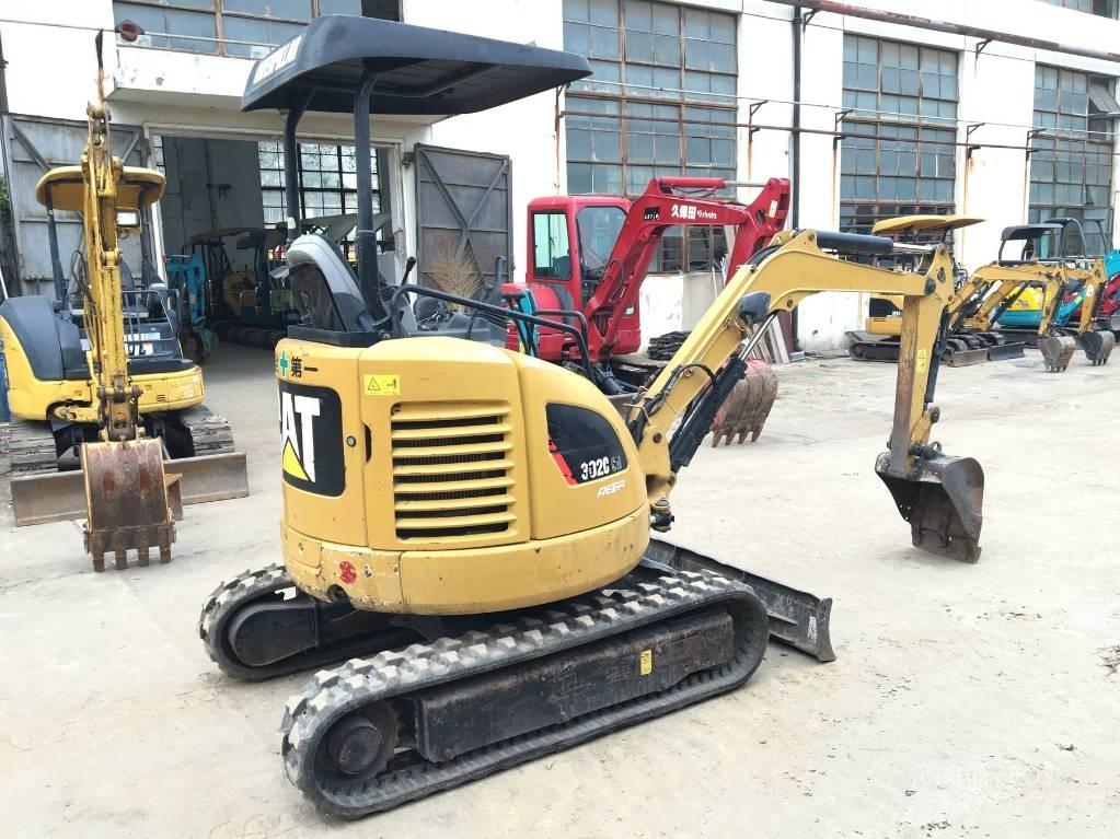 CAT 302C Lánctalpas kotrók