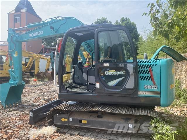 Kobelco sk75 Lánctalpas kotrók