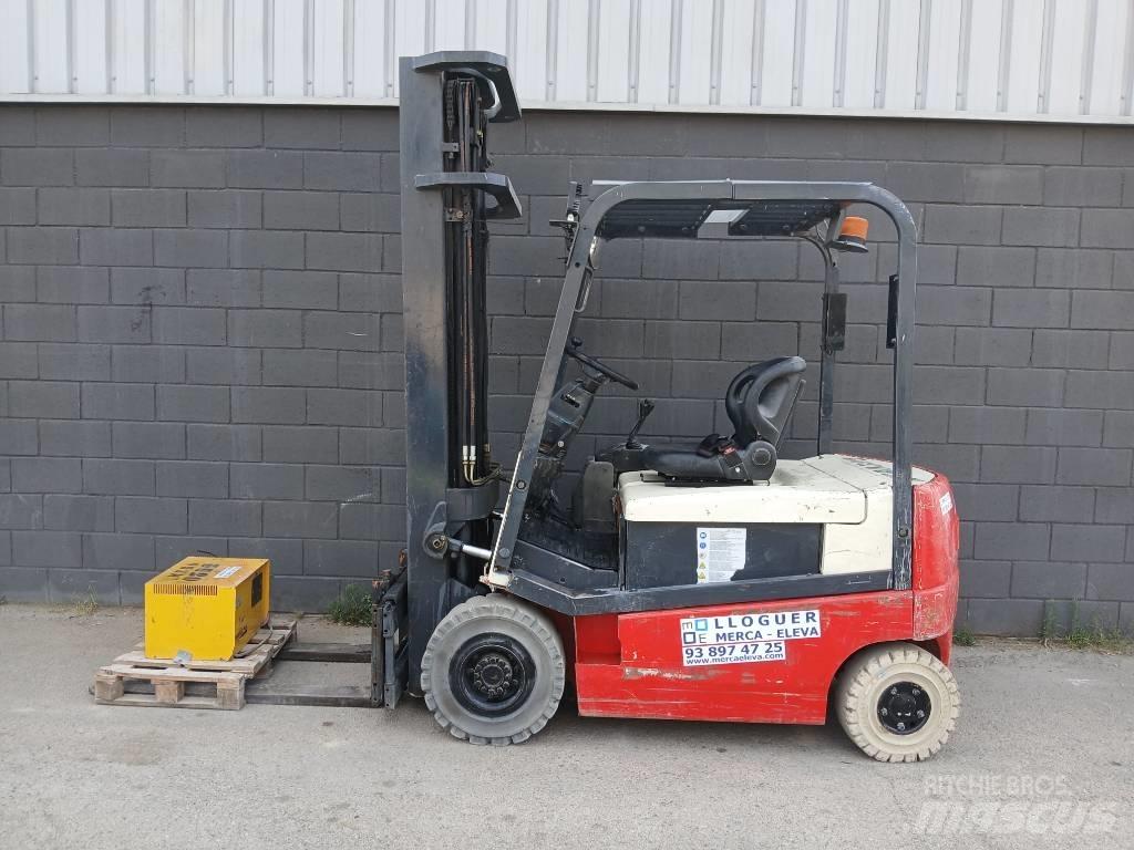 Nissan Q02 L 25 CU Elektromos targoncák