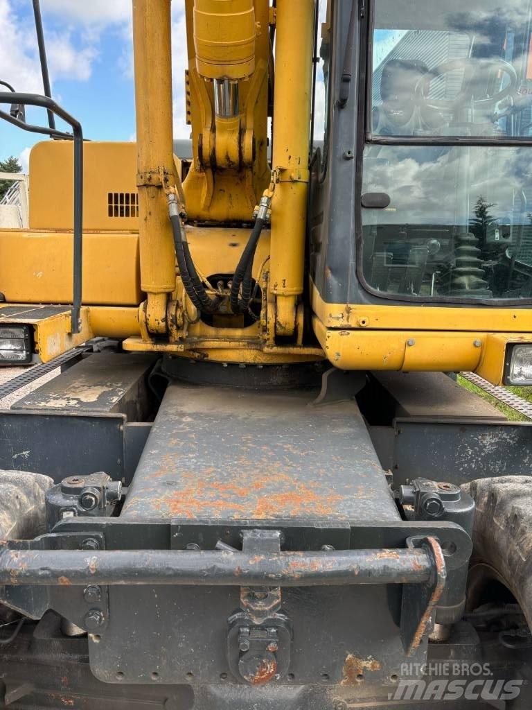 Komatsu PW 170 ES-6K Gumikerekes kotrók