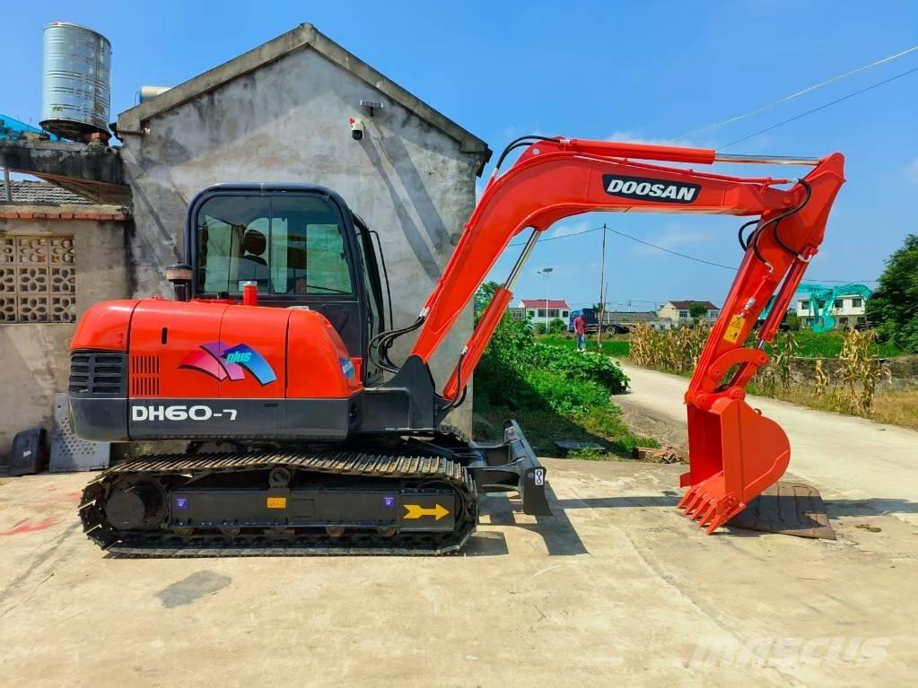 Doosan DH 60 Mini kotrók < 7t