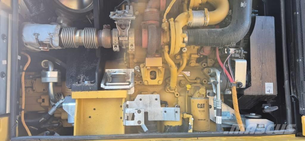 CAT M 315 F Gumikerekes kotrók