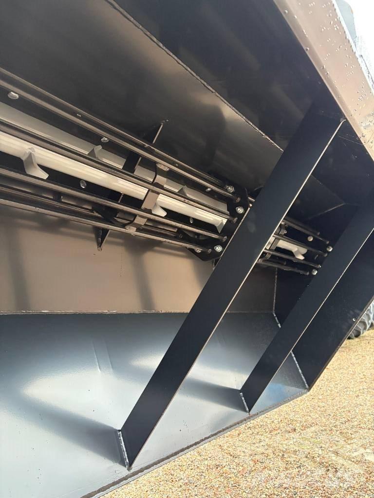 XYZ SANDSPRIDARE Homok és Sószórók