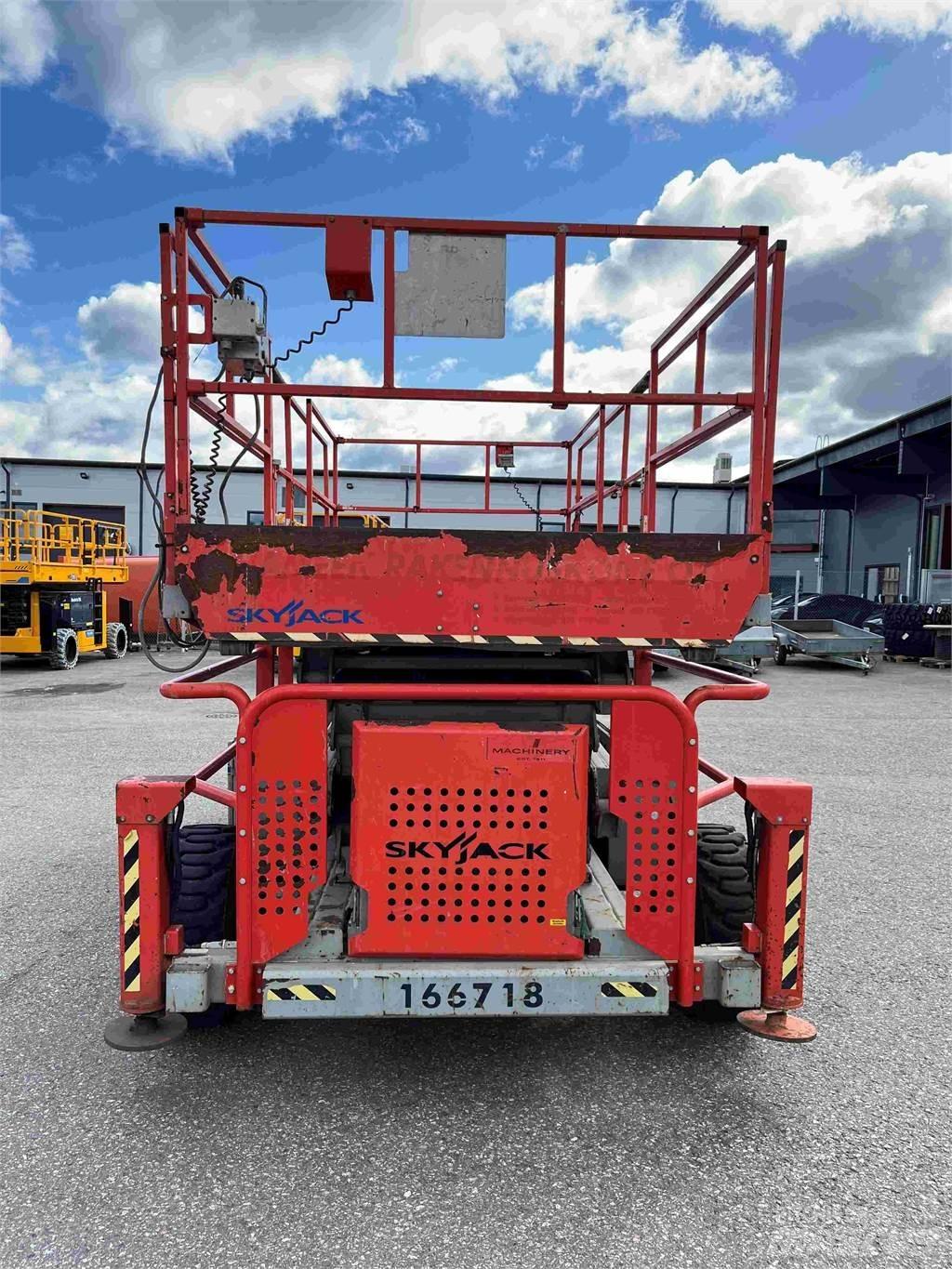SkyJack SJ 9241 Ollós emelők