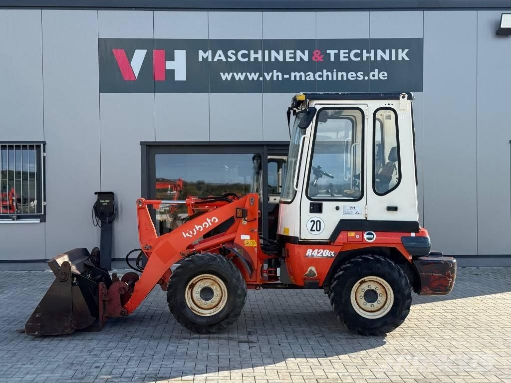 Kubota R 420 Gumikerekes homlokrakodók