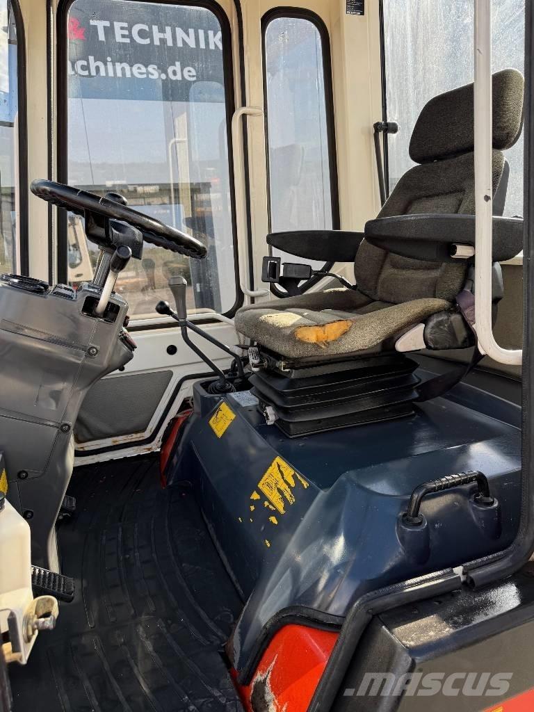 Kubota R 420 Gumikerekes homlokrakodók