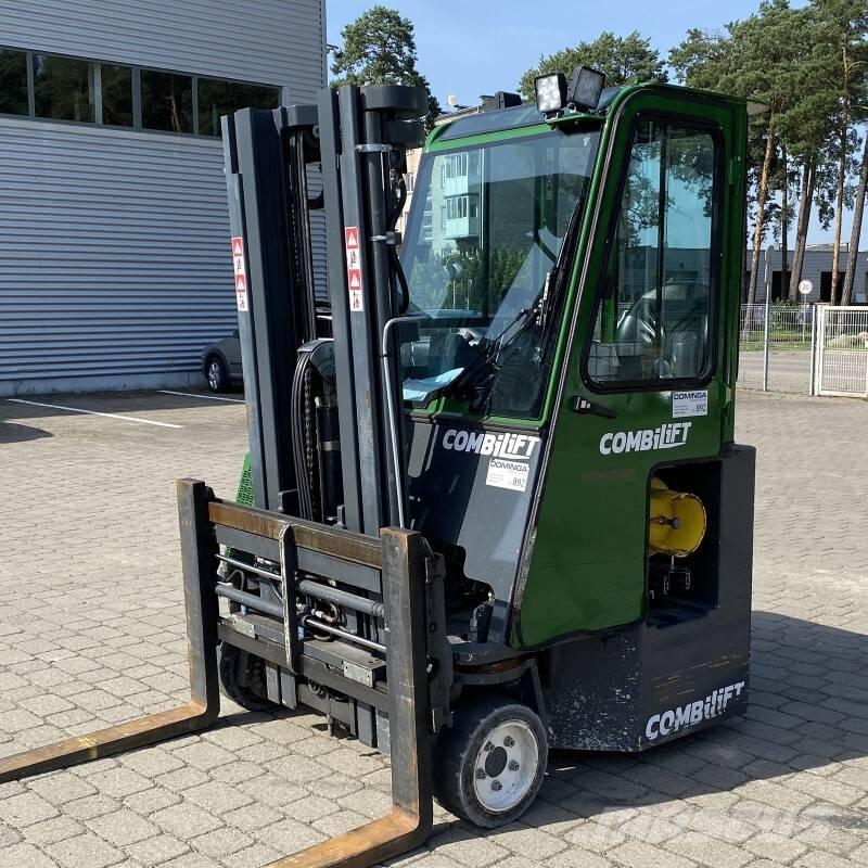Combilift CB 2500 Tolóoszlopos négyutas targonca