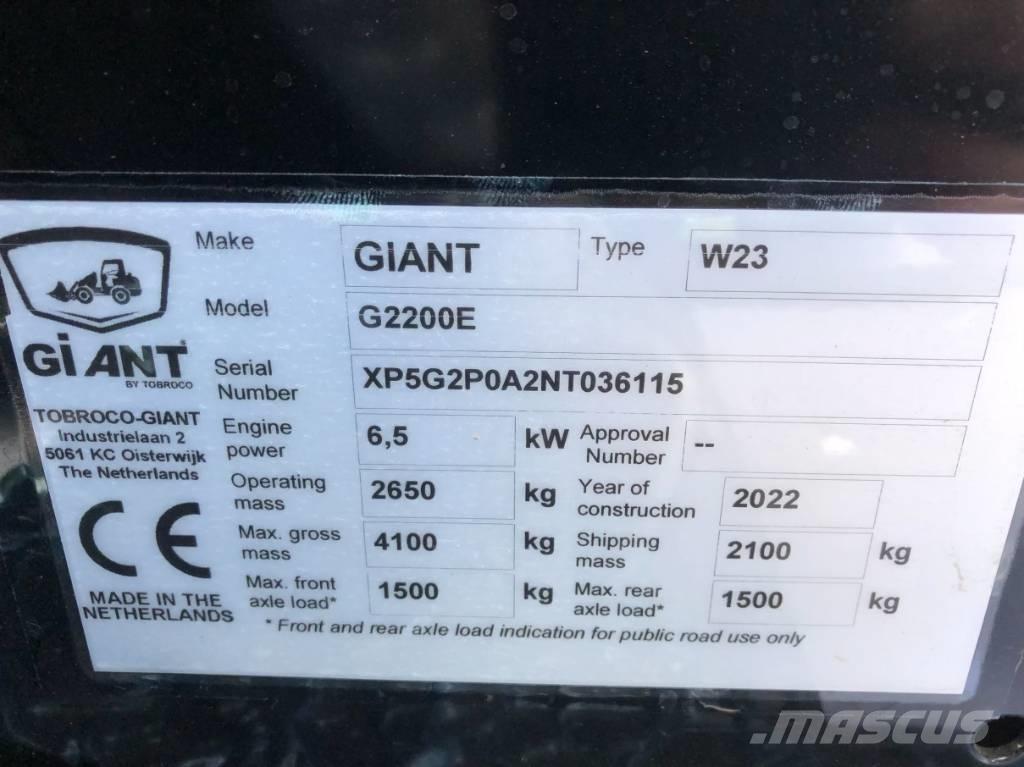 GiANT G 2200 E Univerzális rakodók