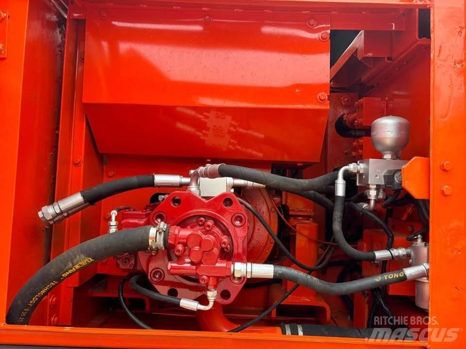Doosan DX 225 LCA Lánctalpas kotrók