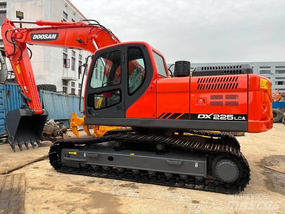 Doosan DX 225 LCA Lánctalpas kotrók