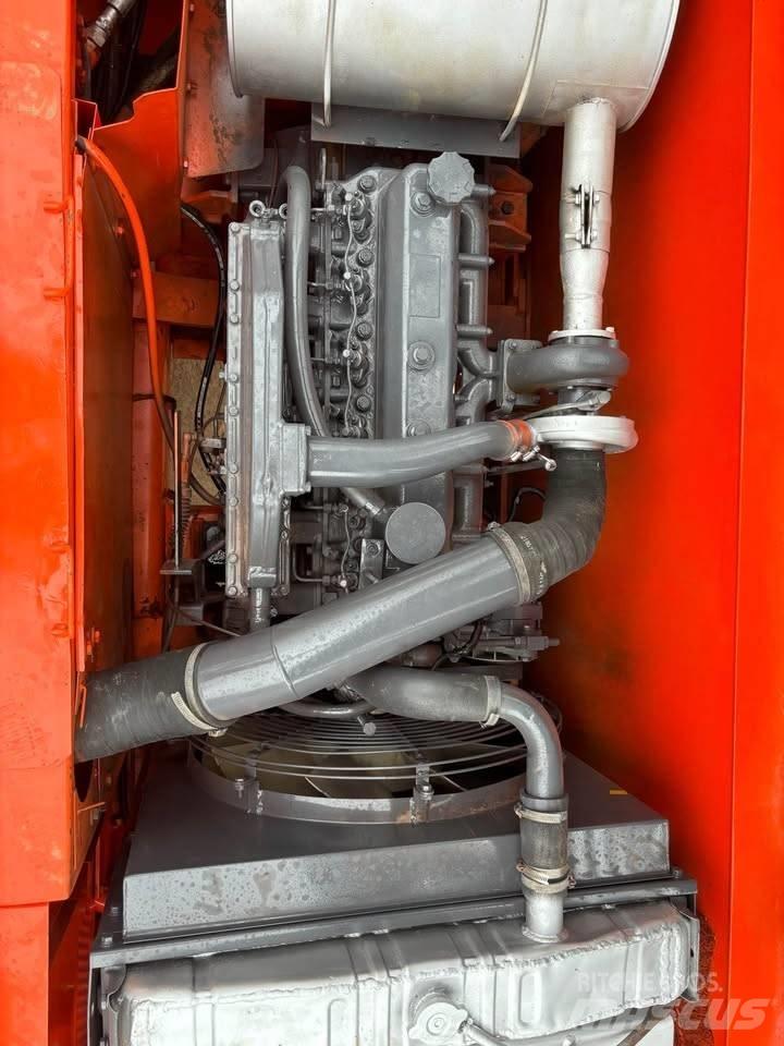 Doosan DX 225 LCA Lánctalpas kotrók