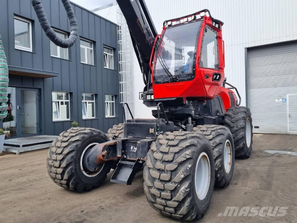 Komatsu 901 Betakarítók