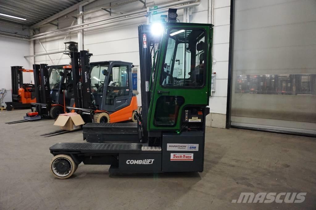 Combilift C4500ET Tolóoszlopos négyutas targonca