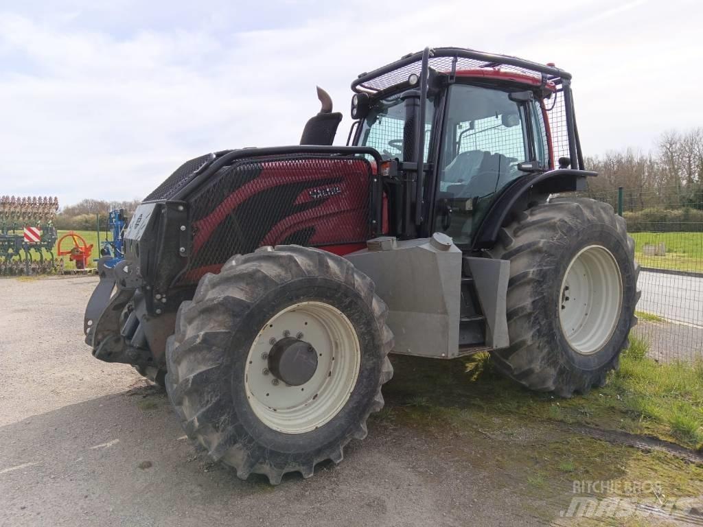 Valtra T 234 Direct Erdészeti traktorok