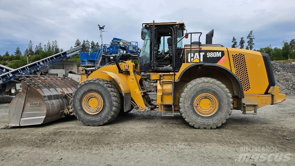 CAT 980 M Gumikerekes homlokrakodók