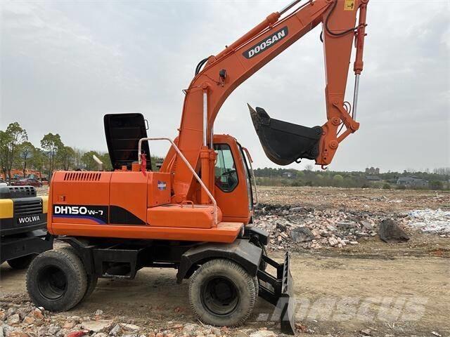 Doosan DH150W Gumikerekes kotrók