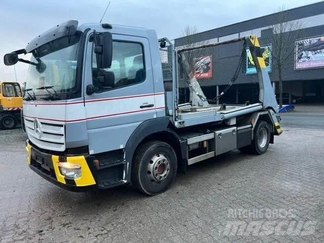Mercedes-Benz 1327 Hidraulikus konténerszállító