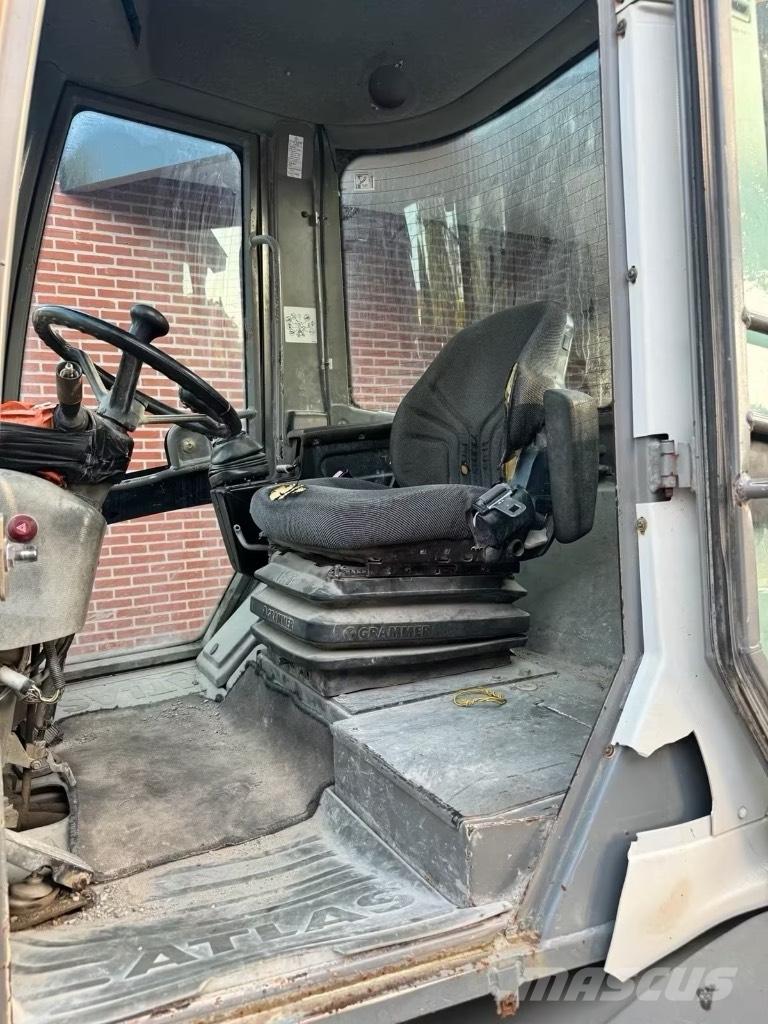 Atlas AR 65 Gumikerekes homlokrakodók