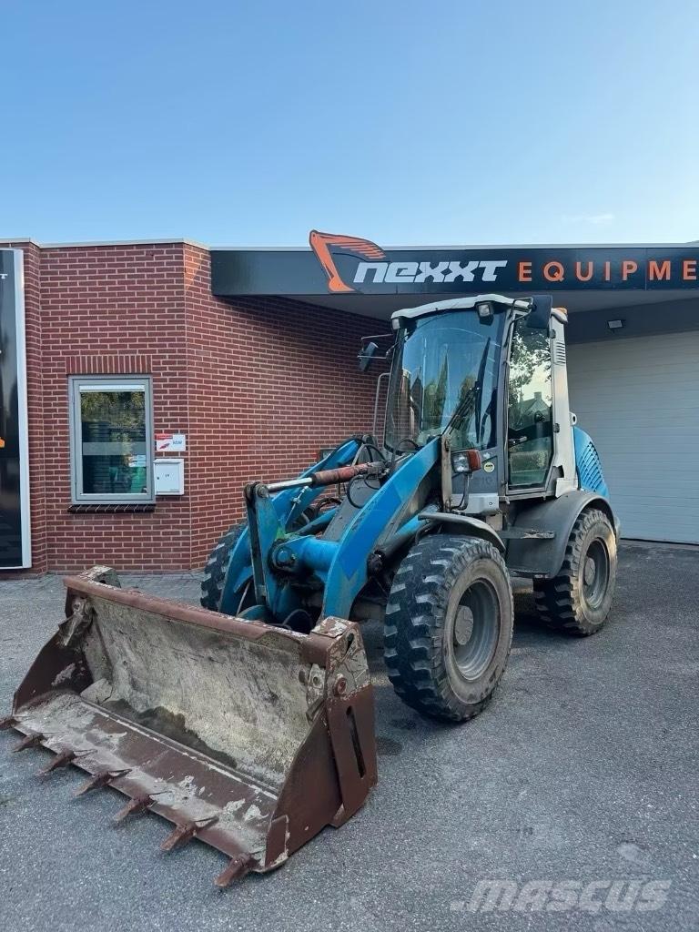 Atlas AR 65 Gumikerekes homlokrakodók