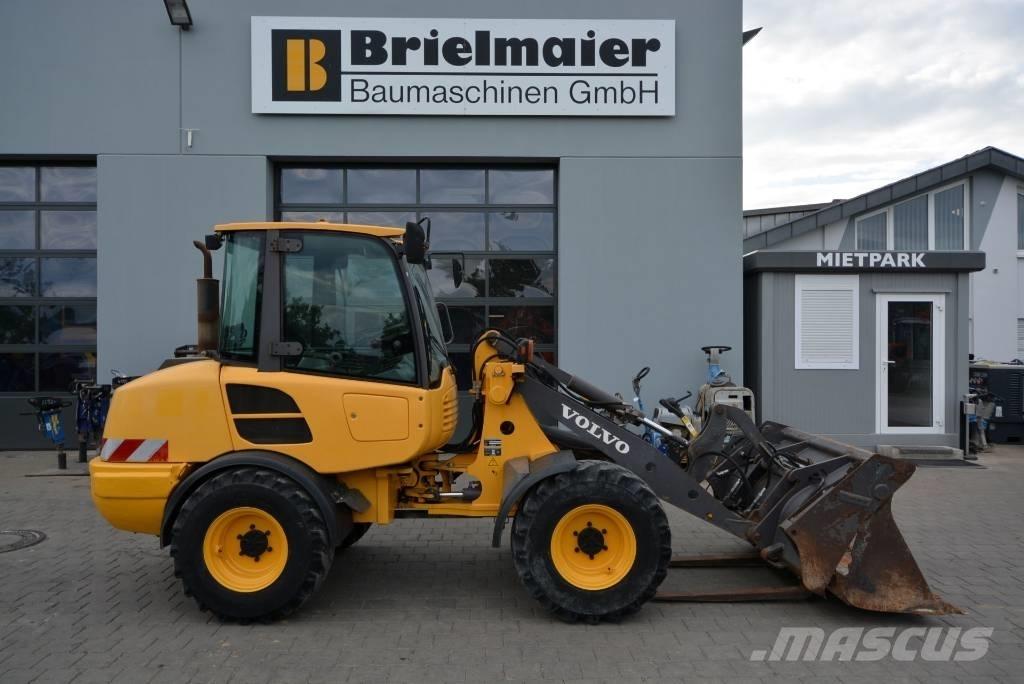 Volvo L 25 F Gumikerekes homlokrakodók