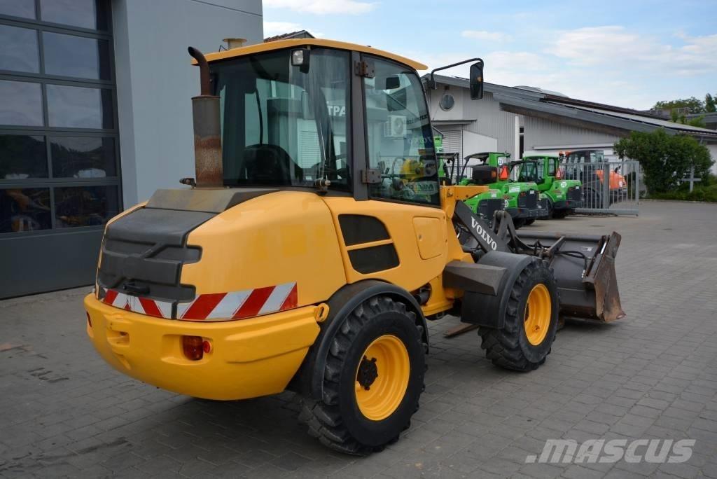 Volvo L 25 F Gumikerekes homlokrakodók