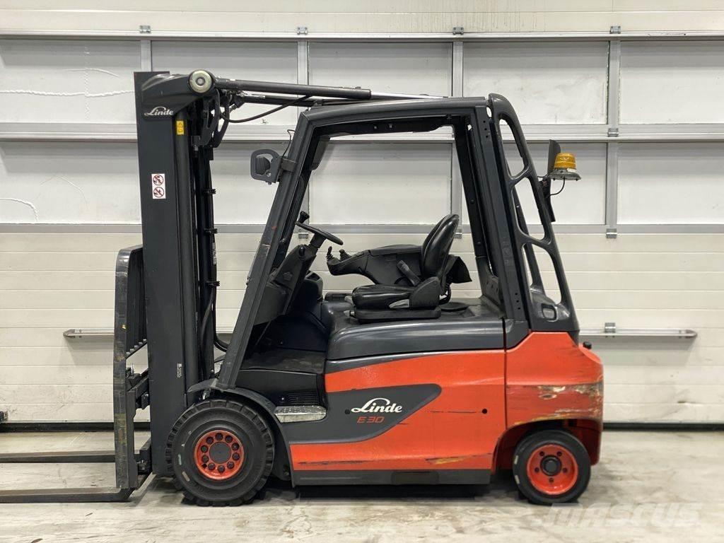 Linde E30-01 Elektromos targoncák