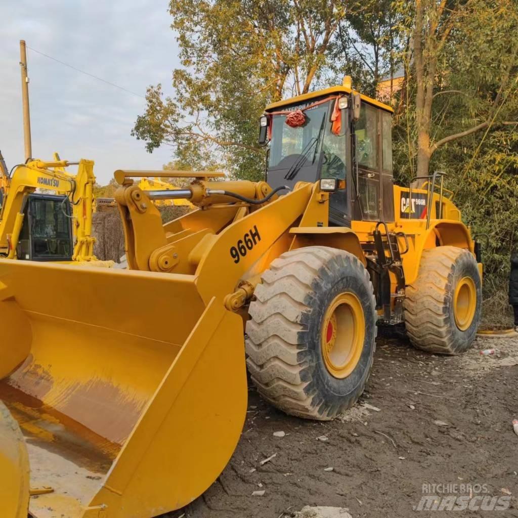CAT 966 H Gumikerekes homlokrakodók