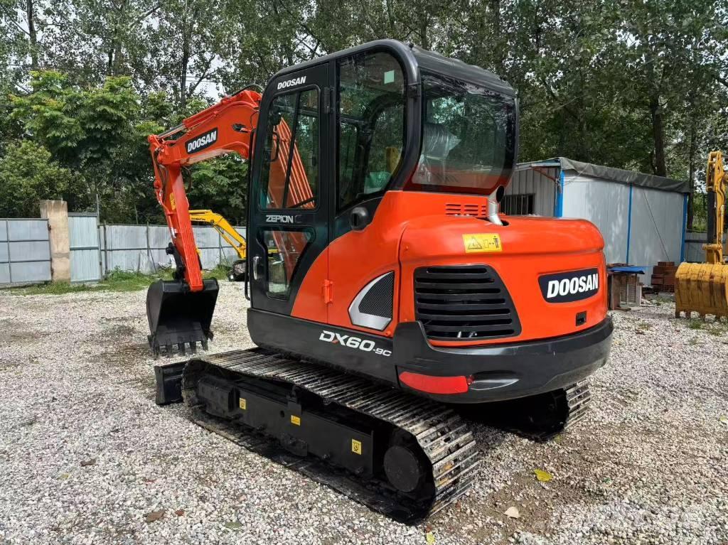 Doosan DX 60-9 C Mini kotrók < 7t