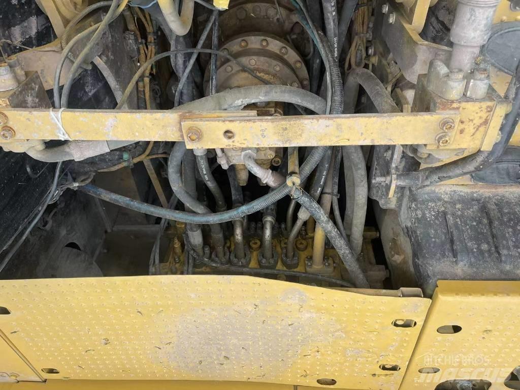 CAT 320GC Lánctalpas kotrók
