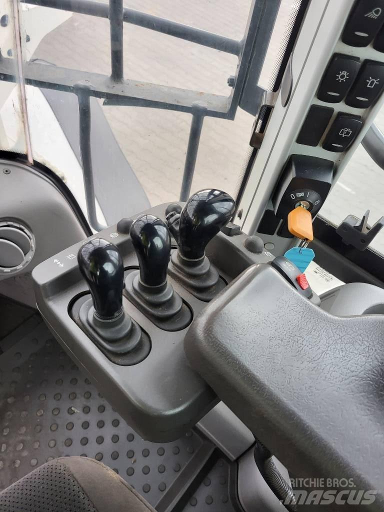 Volvo L 110 H Gumikerekes homlokrakodók