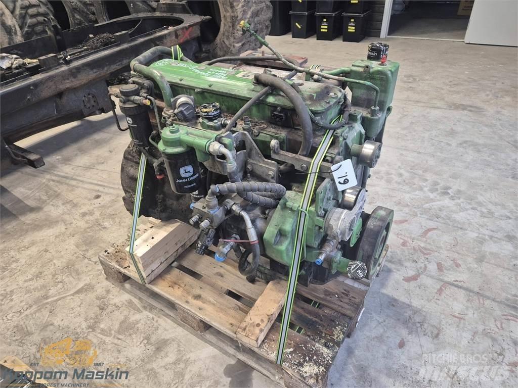 John Deere 1510e Motorok