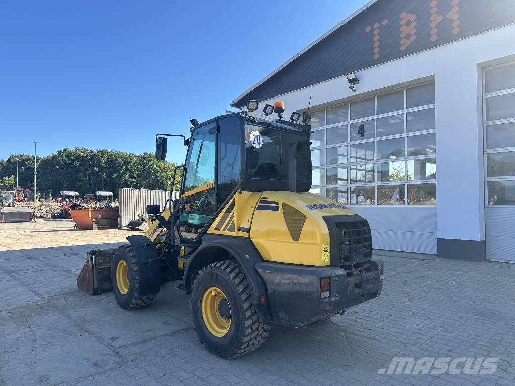 Komatsu WA 80-6 Gumikerekes homlokrakodók