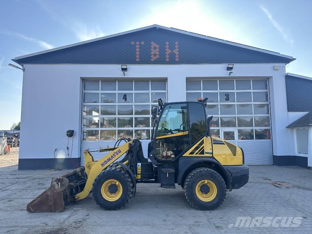 Komatsu WA 80-6 Gumikerekes homlokrakodók