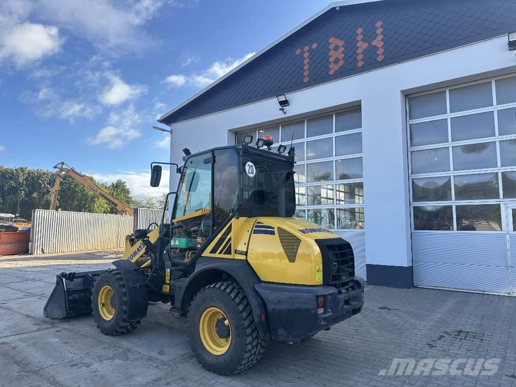 Komatsu WA 80-6 Gumikerekes homlokrakodók