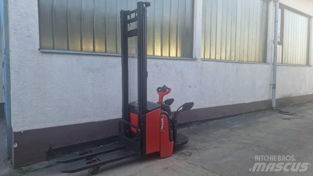 Linde L14APi-372 Vezetőállásos alacsony emelőkocsi
