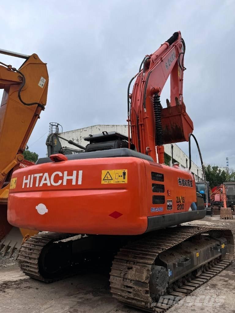 Hitachi ZX 200 Lánctalpas kotrók