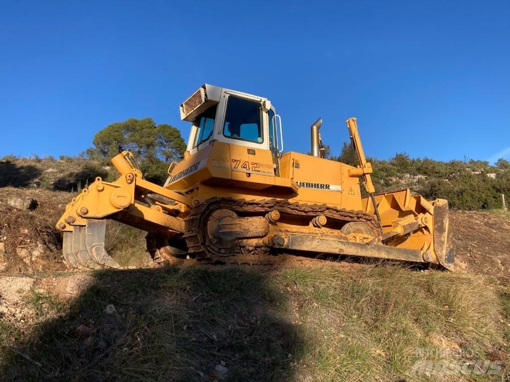 Liebherr PR 742 lánctalpas dózerek
