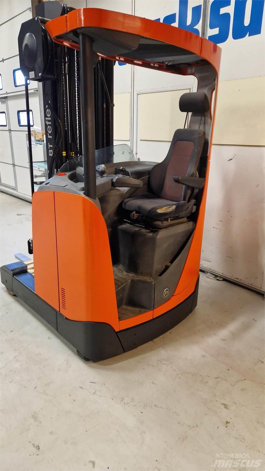 BT RRE140E Tolóoszlopos targonca