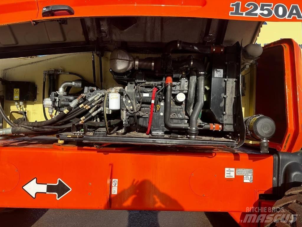 JLG 1250 AJP Karos emelők