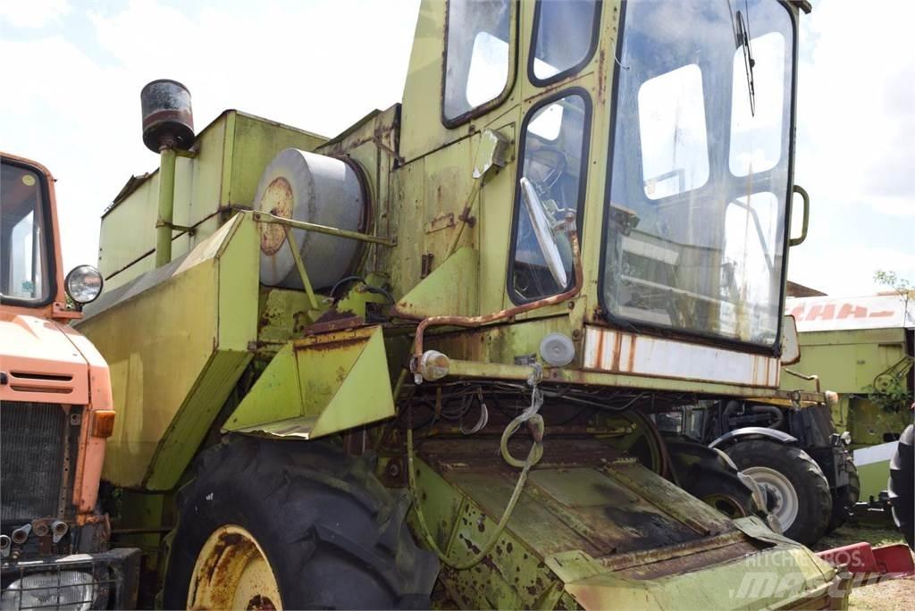 CLAAS Dominator 80 Kombájnok