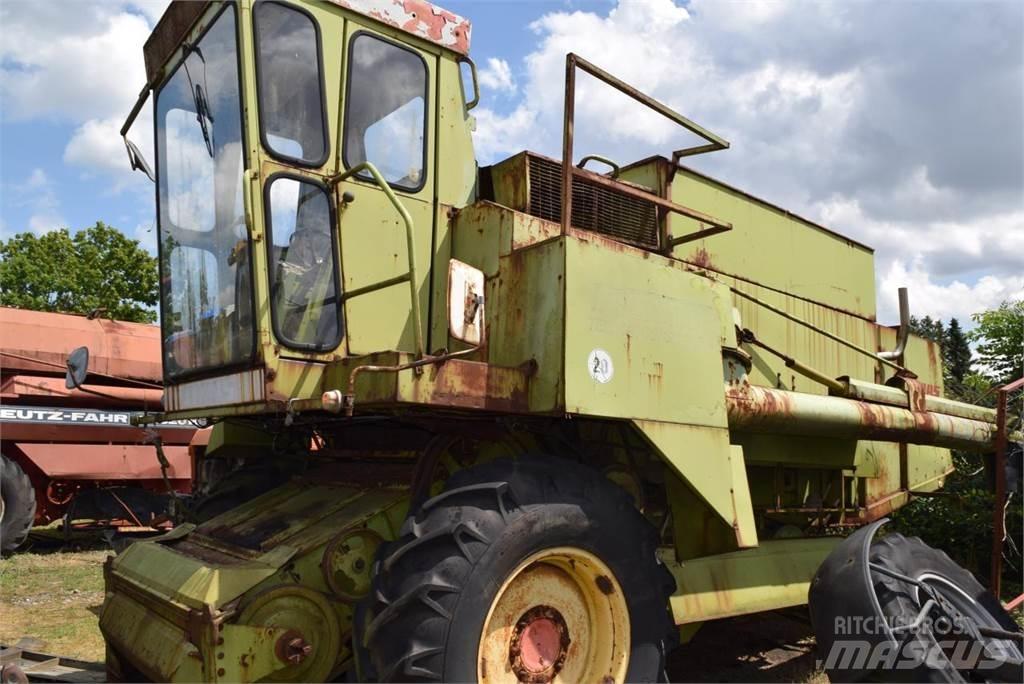 CLAAS Dominator 80 Kombájnok