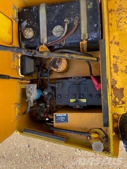 Sakai TS 160 Pneumatikus kerekes hengerek