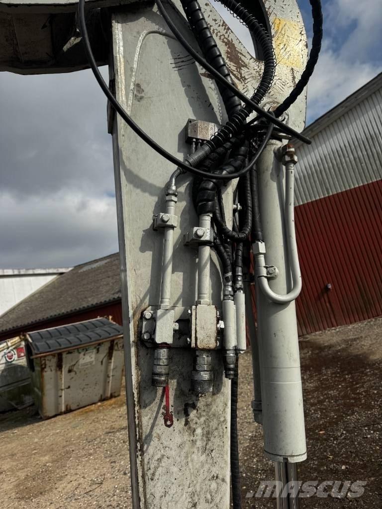 Takeuchi TB 370 Lánctalpas kotrók
