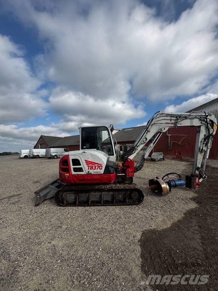 Takeuchi TB 370 Lánctalpas kotrók